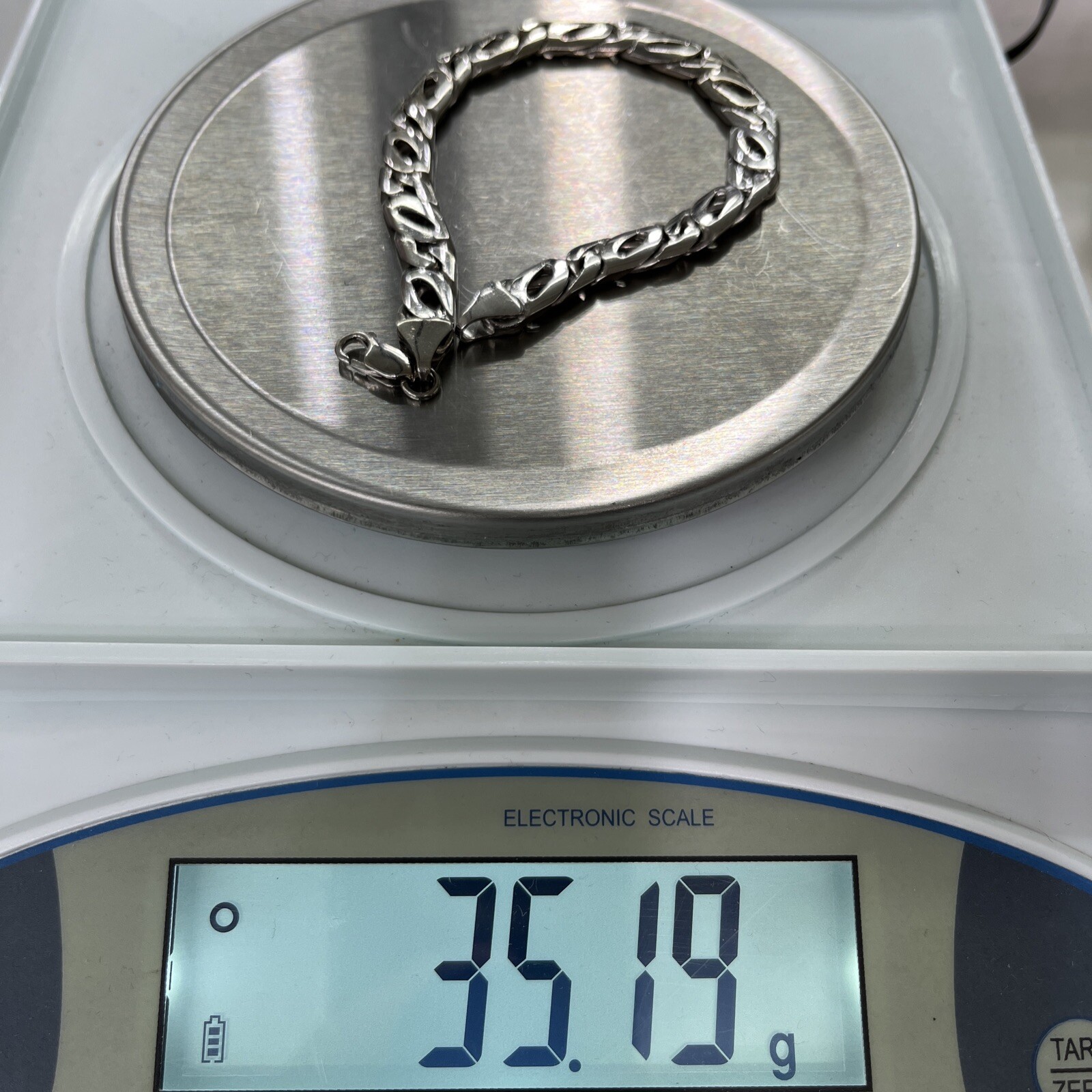 9ct 9k White Gold Birdseye Link Bracelet 35.19 Grams 22.5cm 8mm Wide Brand New