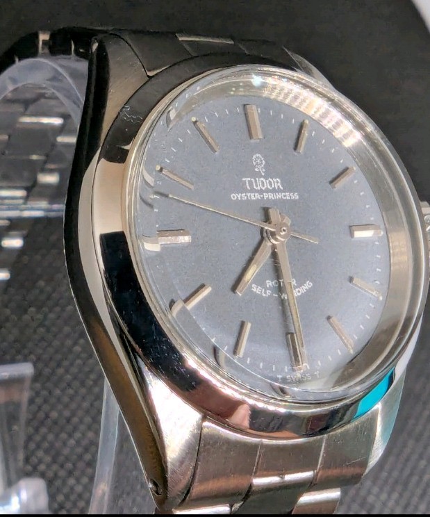 Vintage Tudor Princess Oyster 7597/0 – 1970/72 – Small Rose – Rolex Case/Crown.