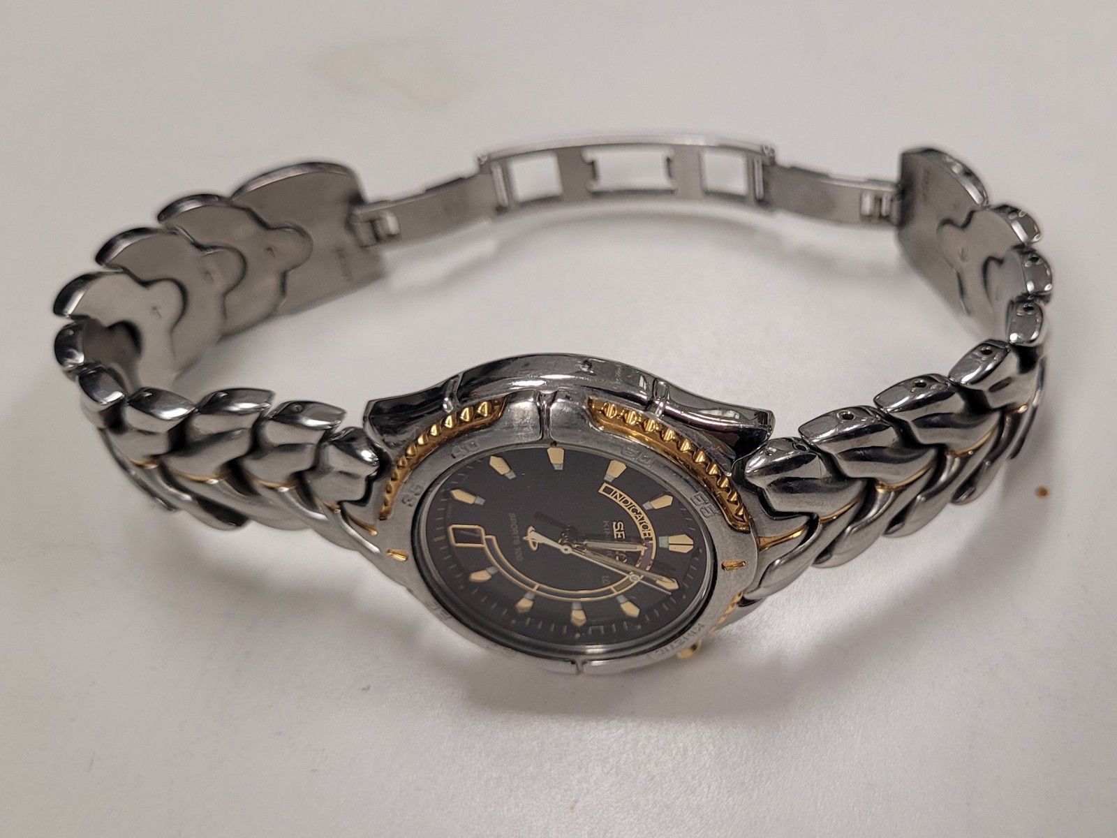 Seiko Kinetic Sports 100 Men’s Wristwatch Gold Stainless Steel Functional