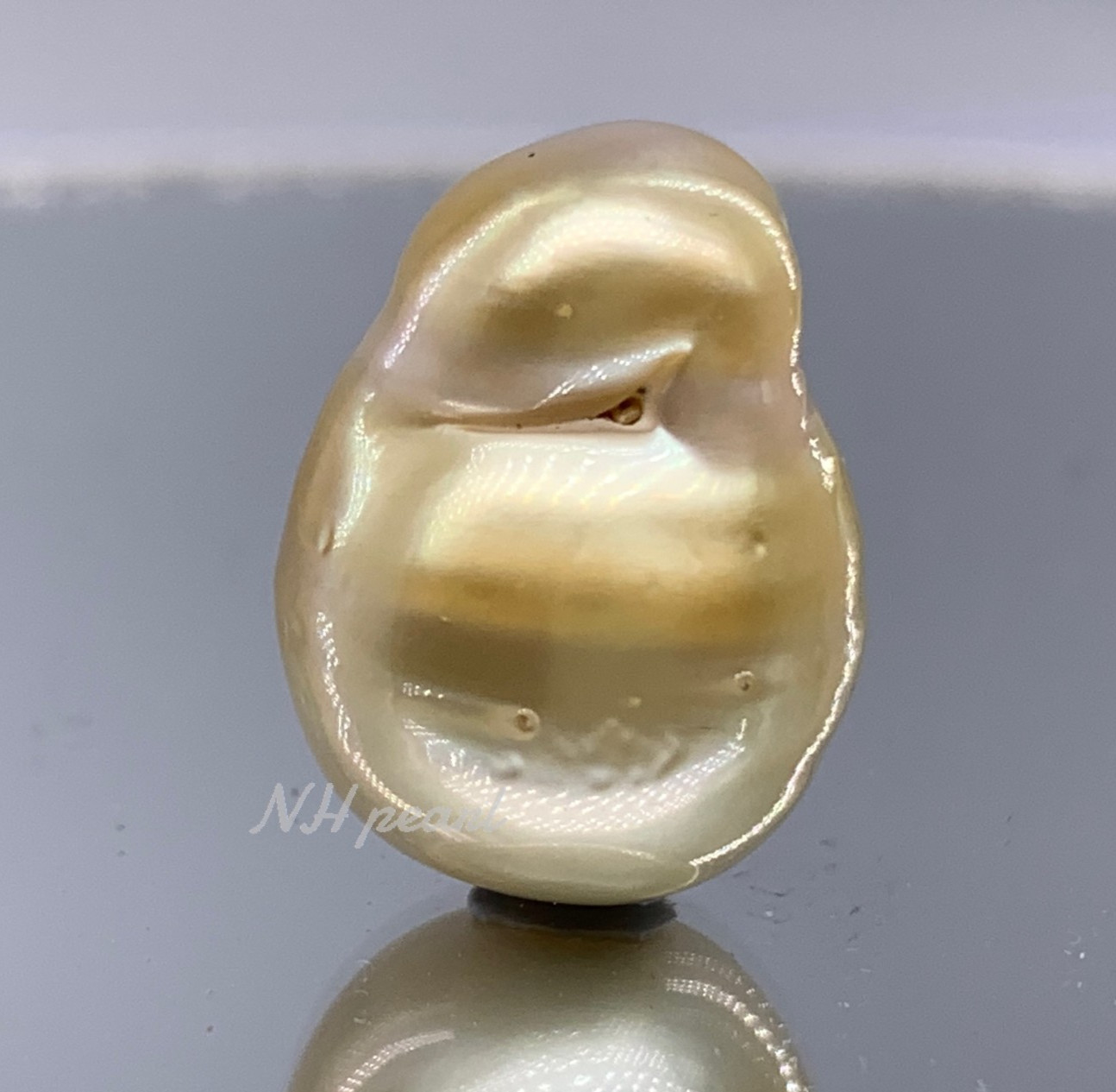 South Sea Pearl Golden 15.1mm x 20mm, 6.18gr