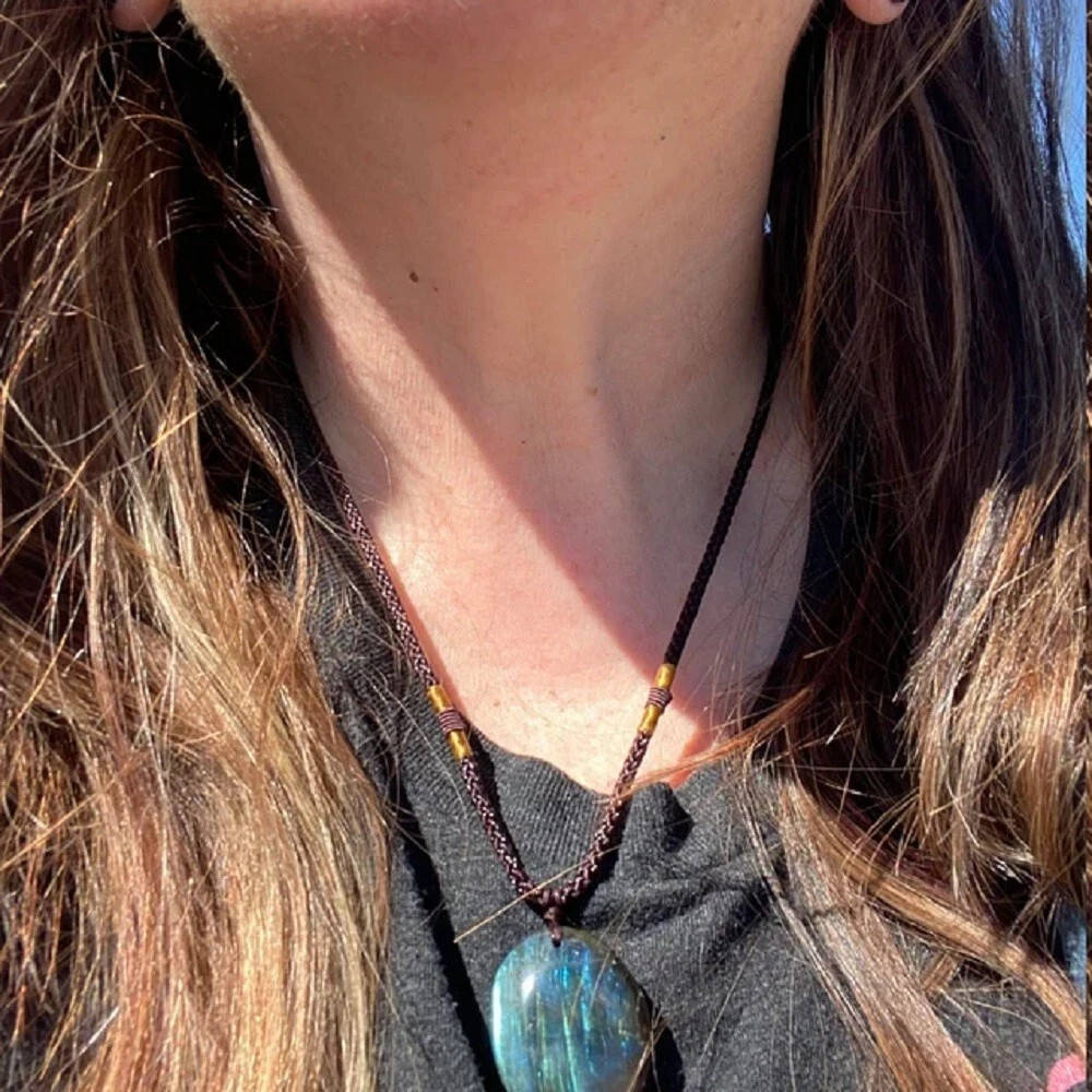Labradorite Stone Pendant Natural Healing Crystal Amulet Necklace Gift for Women