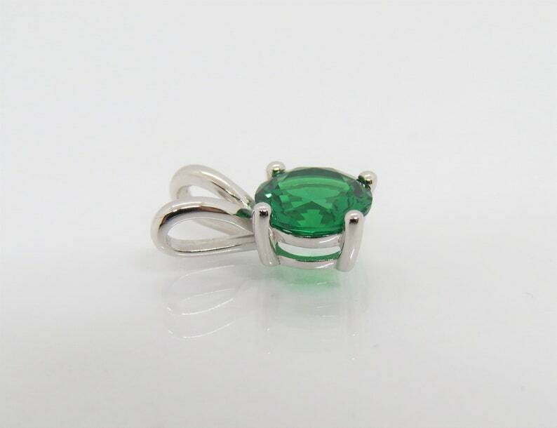 Women’s Solitaire 4 Prong Pendant 6mm Simulated Green White Gold Plated Silver