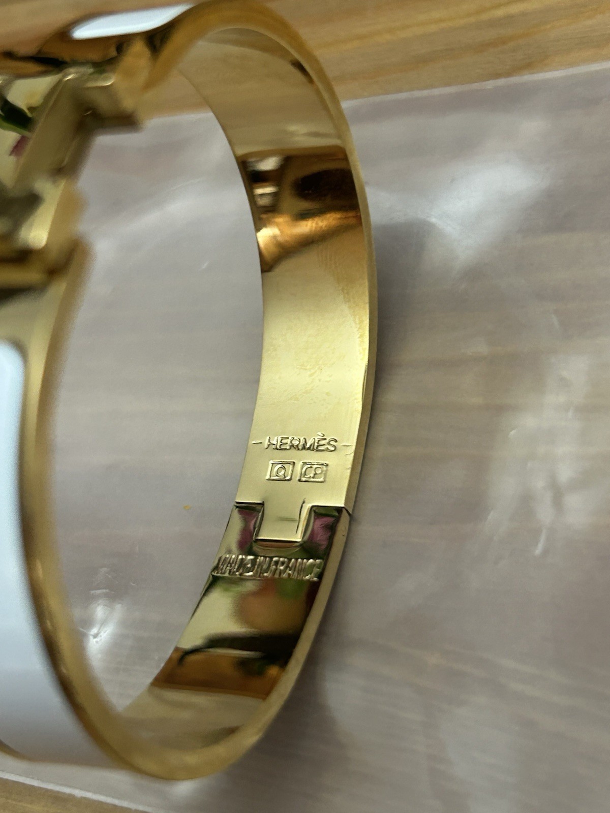 Hermès Signed Enamel Hinged Bangle Bracelet Gold Tone White Gold/White