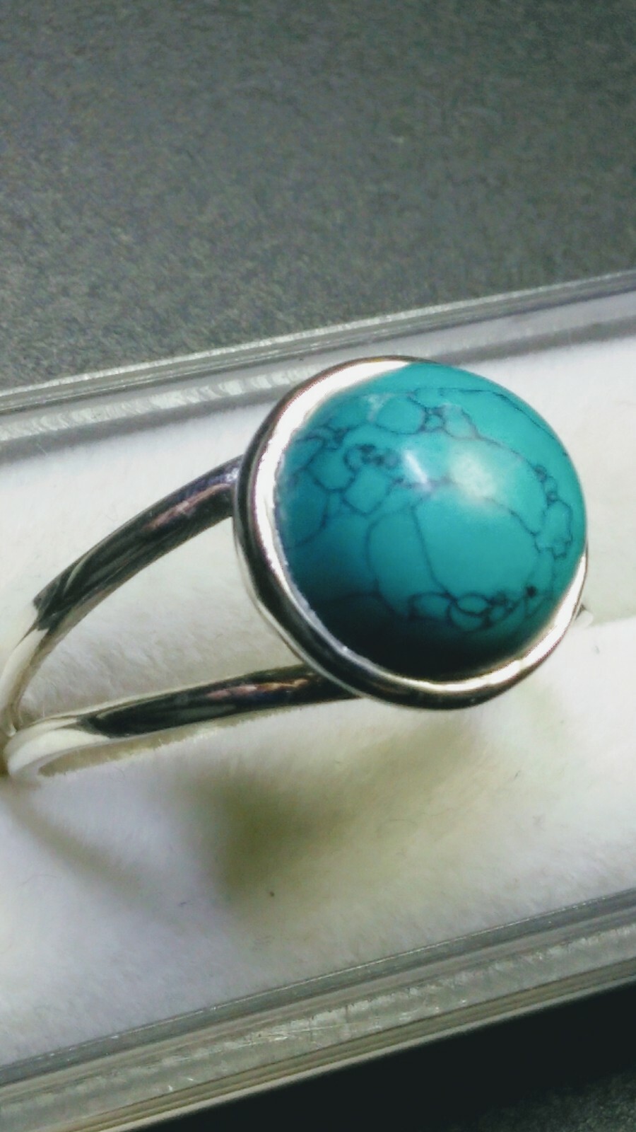 APPEALING TURQUOISE IN STERLING SILVER.925 RINGS SIZE 9.0-9.25 AND 8.25-8.5!