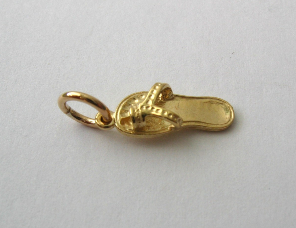 SOLID 9K 9ct YELLOW GOLD 3D THONG SHOE BEACH CHARM/PENDANT