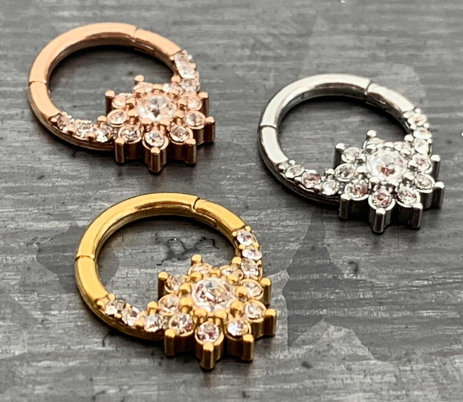 1pc CZ Gem Flower Hinged Segment Ring 16g Septum Clicker 316L Surgical Steel