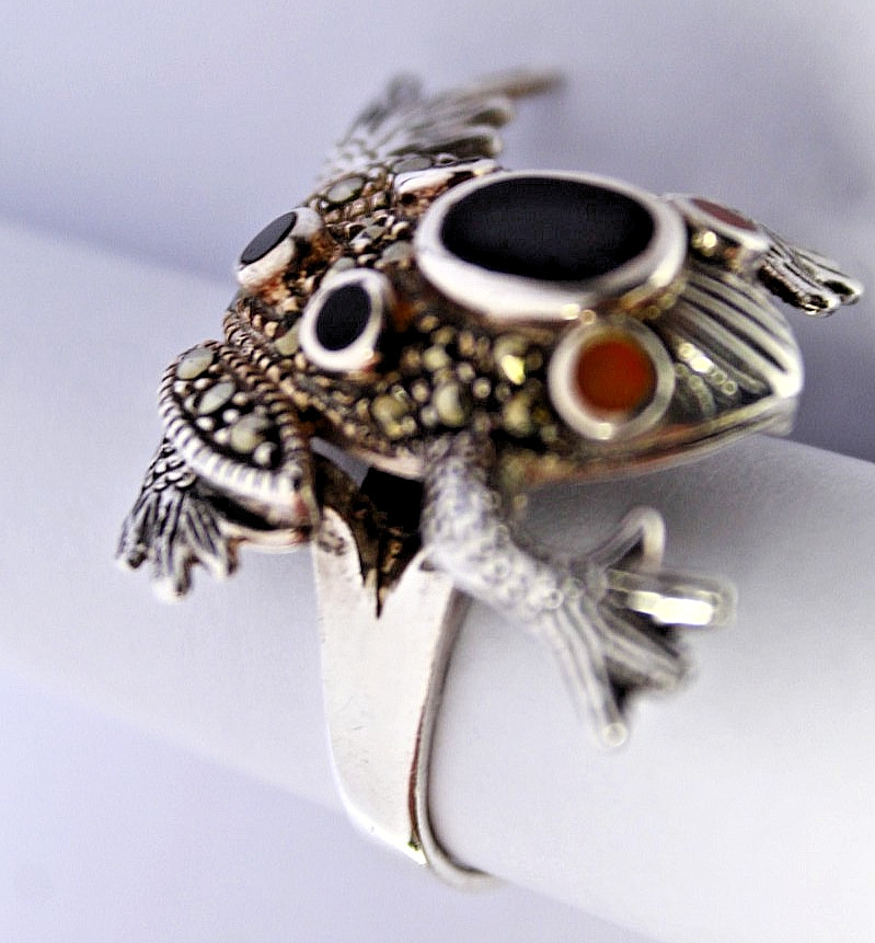 RARE HANDTOOLED STERLING SILVER MARCASITE ONYX, CARNELIAN EYES RING Sz8.75 10.5g