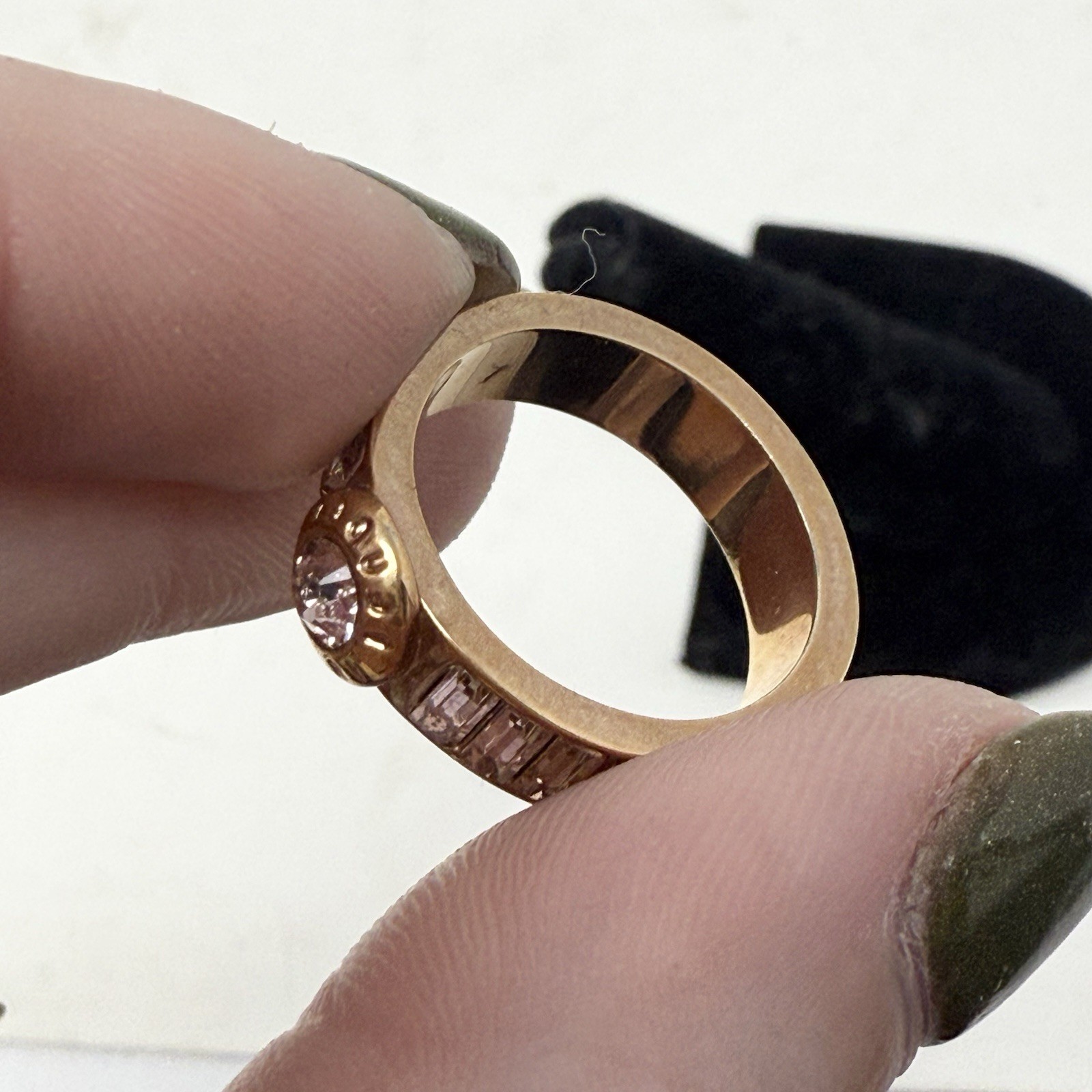 Henri Bendel Rose Gold Rivet Logo Crystal Channel Set Ring Size 6.5 Baguette