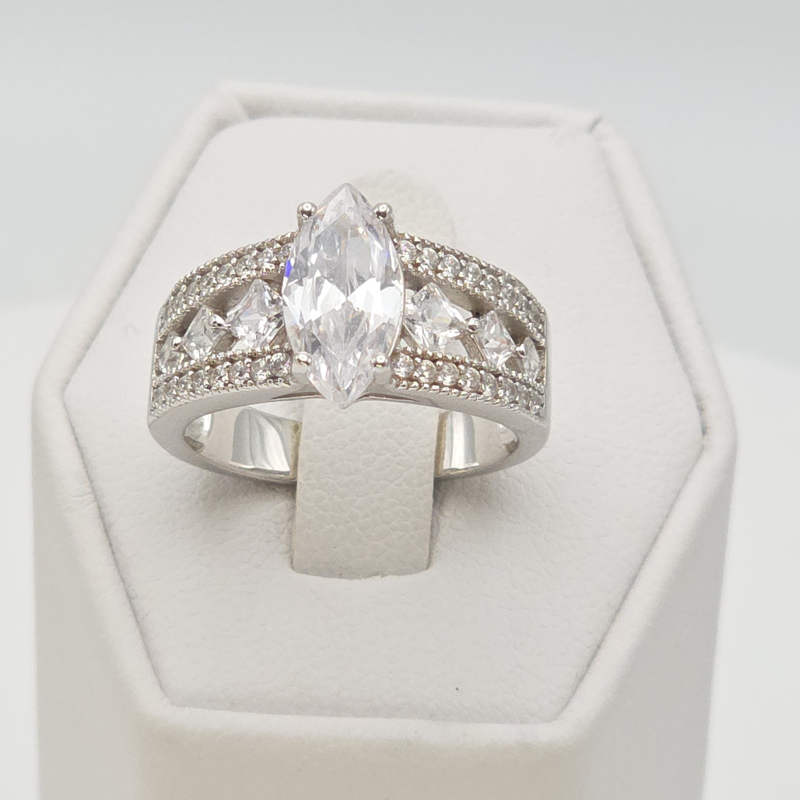 FUZION CREATIONS FZN Ring 925 Sterling Silver Marquise Cut Cubic Zirconia Size 7