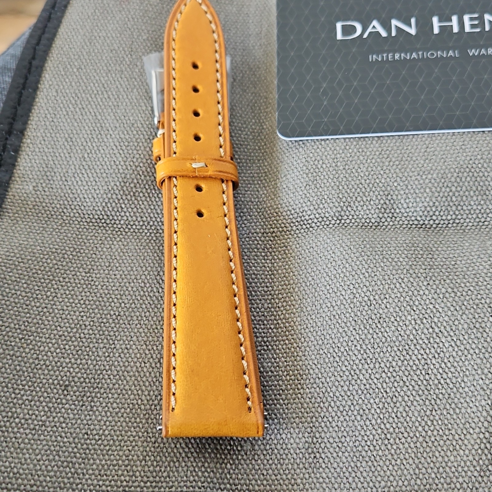 Dan Henry 1962 Quartz Chronograph Tachymeter Gray Dial Leather Straps 39mm Box