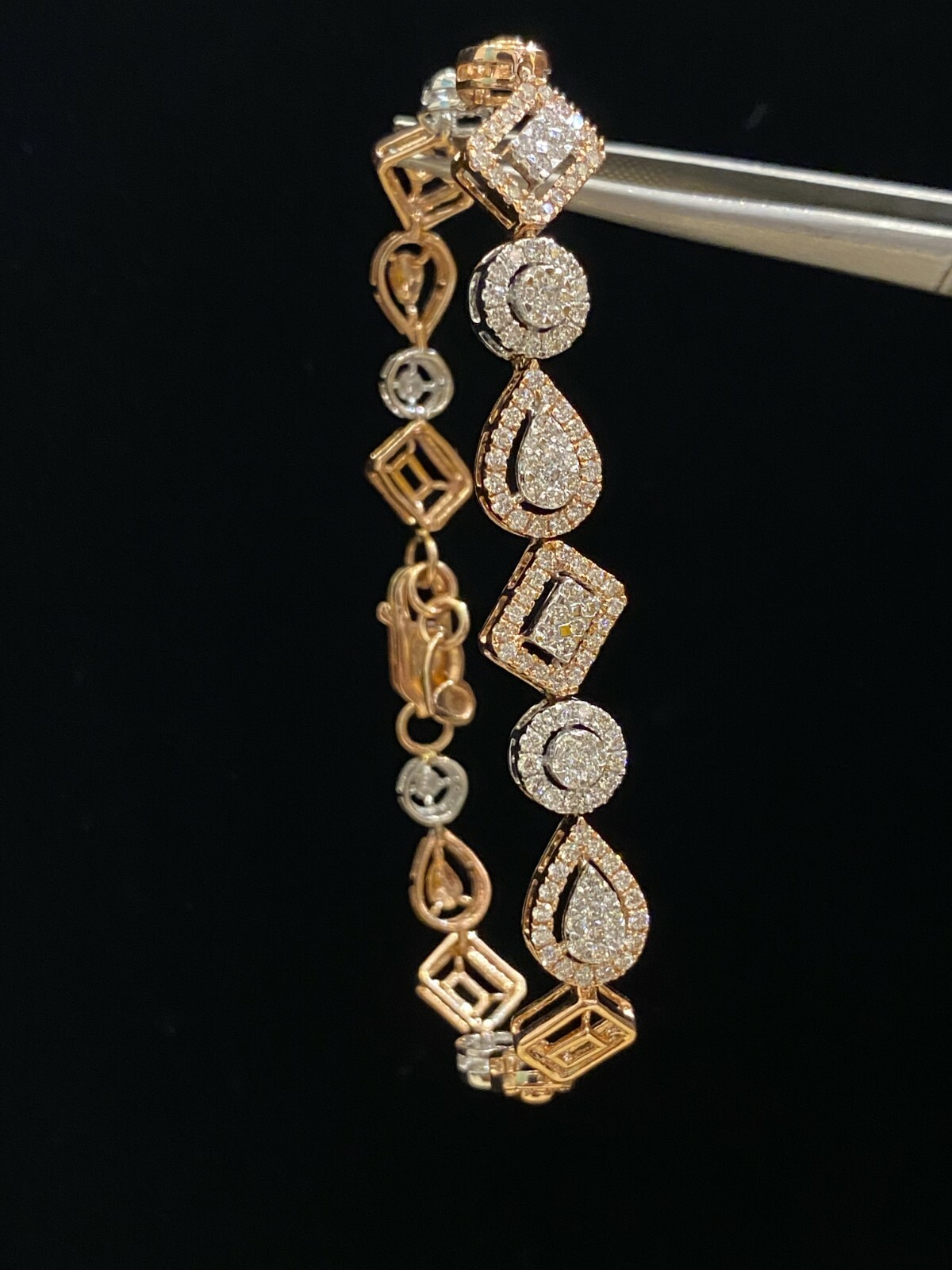 1.57 Cts Round Brilliant Cut Diamonds Halo Tennis Bracelet In 585 14K Gold