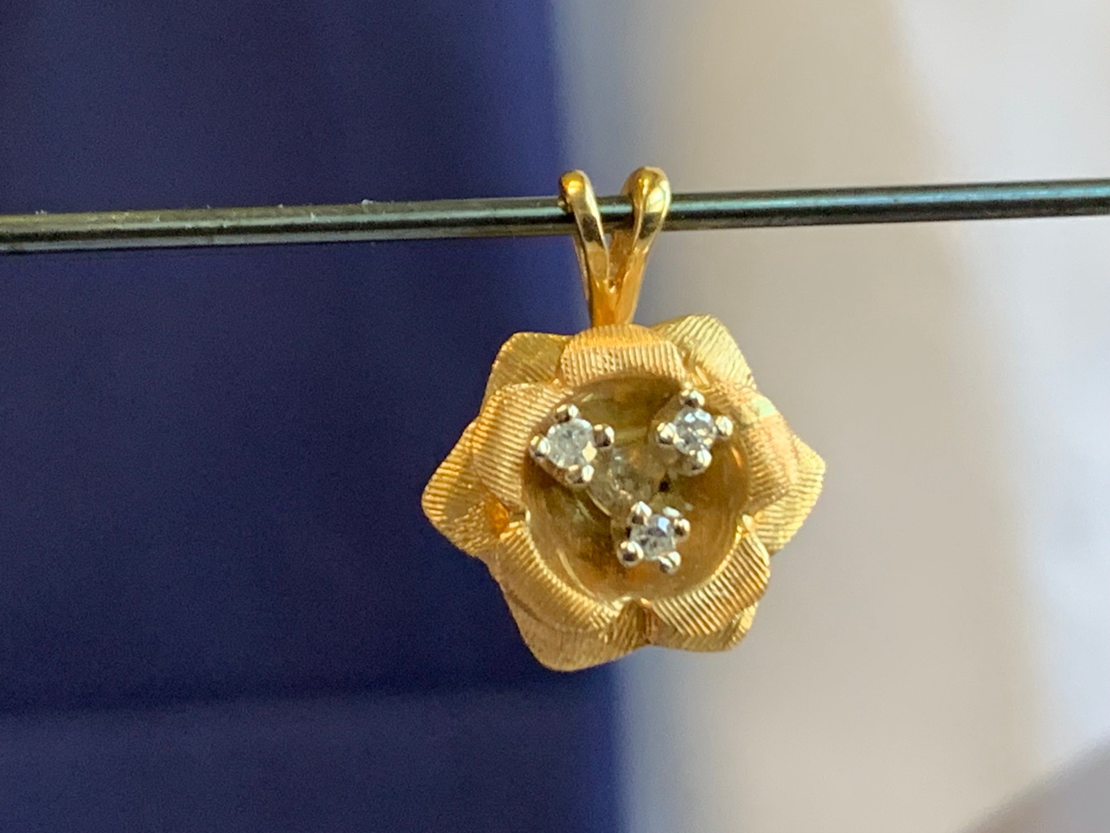 14K Yellow Gold Diamond Flower Pendant 3.29g Fine Jewelry Rose Charm *READ*