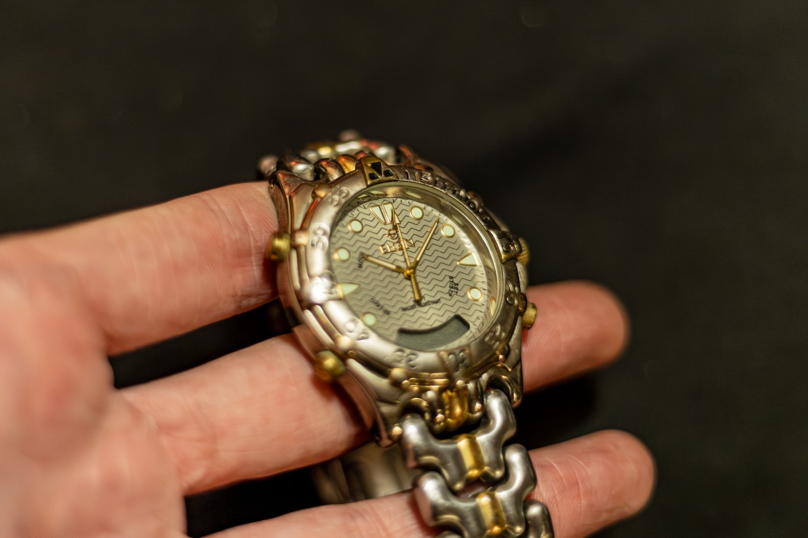 Vintage Elgin Ana-Digi Two-Tone Men’s Diver Watch – Ref. FCA101 – FOR PARTS