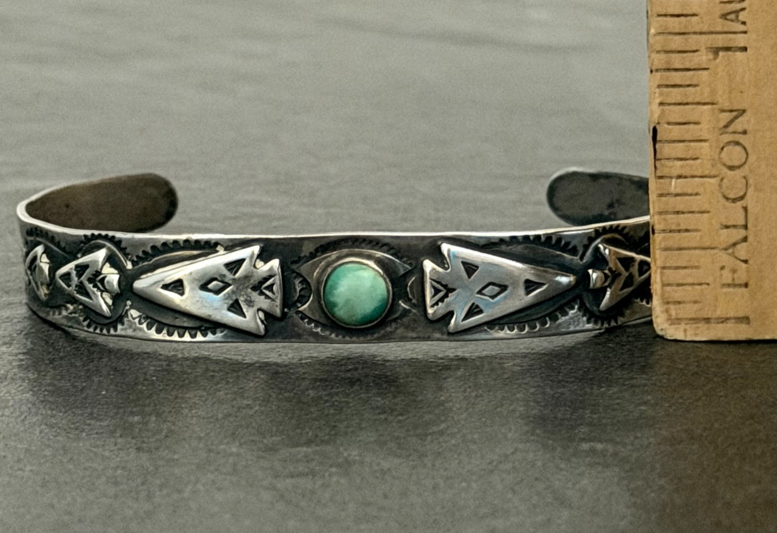 Vintage FRED HARVEY era Navajo ARROW HEAD Turquoise Silver Bracelet 6.6in