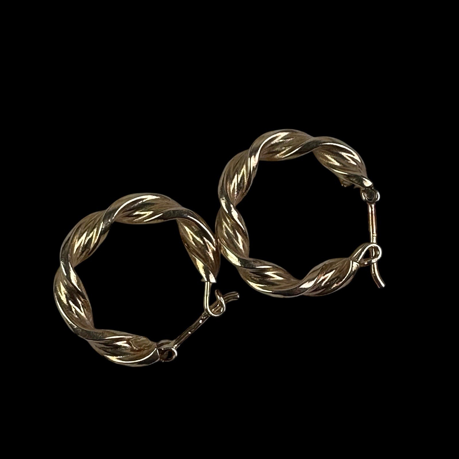 14k Gold Twisted Earrings Made In Italy by UnoAErre 1.72g
