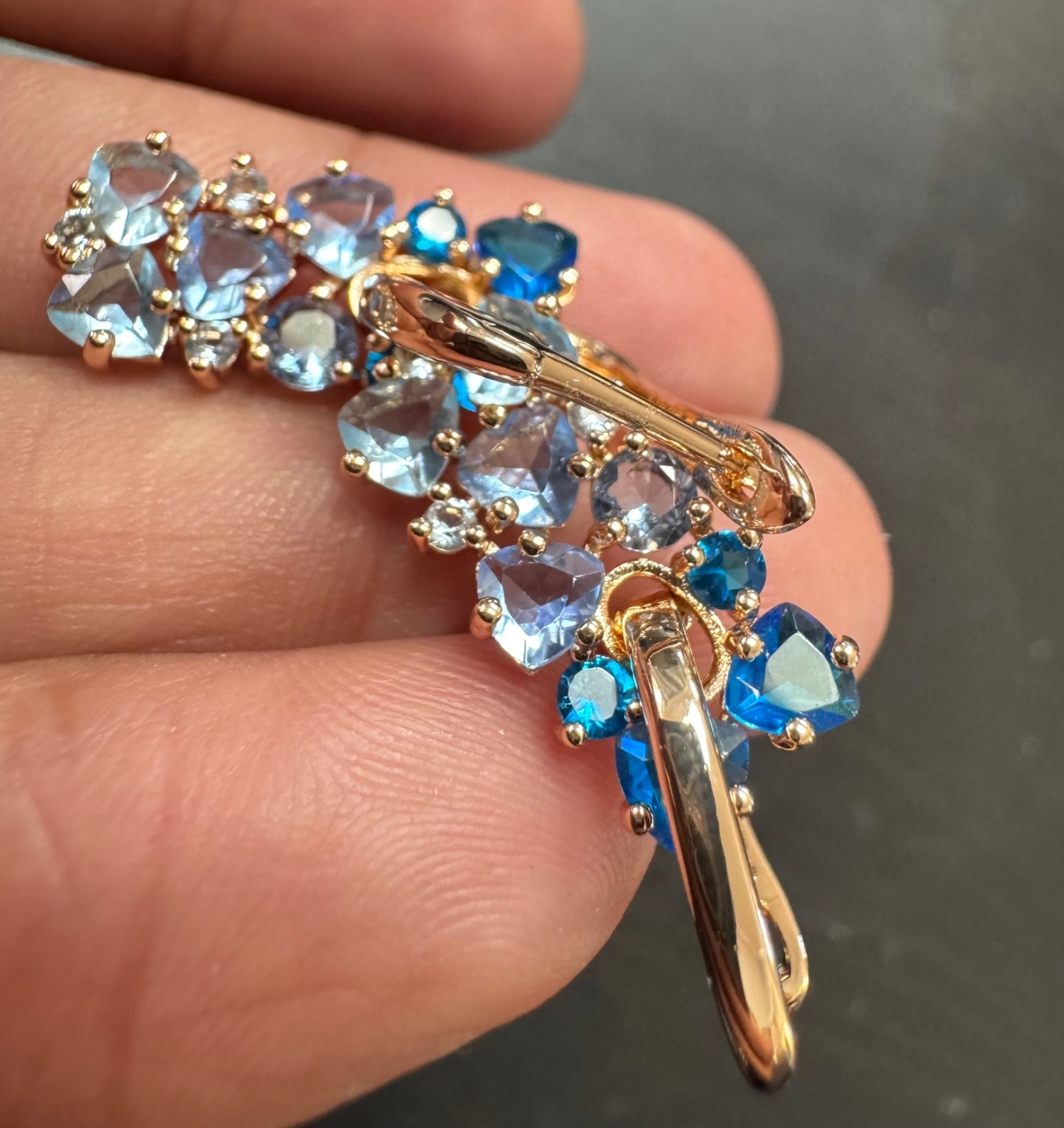 585 14K RG Rose Gold Stamped Allure Ombré Ocean Blue Stud Earrings