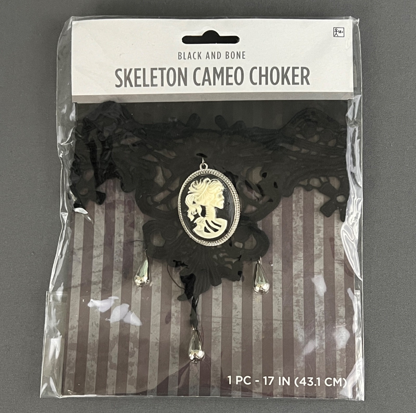 Amscan Suit Yourself Halloween Skeleton Cameo Choker Necklace New in Package