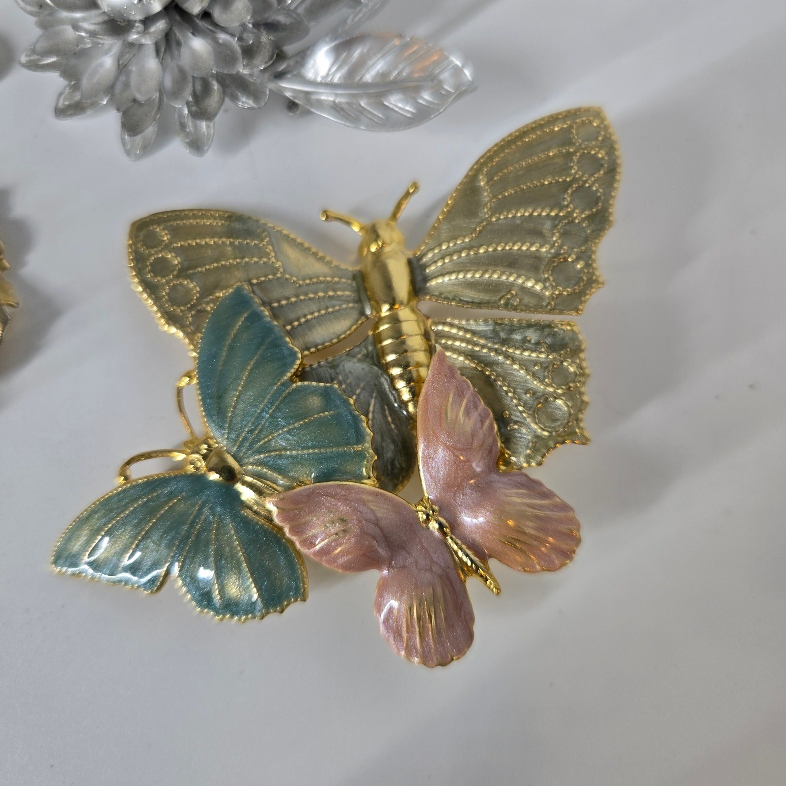 Whimsical Vintage Costume Jewelry Brooch Lot (4 Pieces) – Gold & Silver
