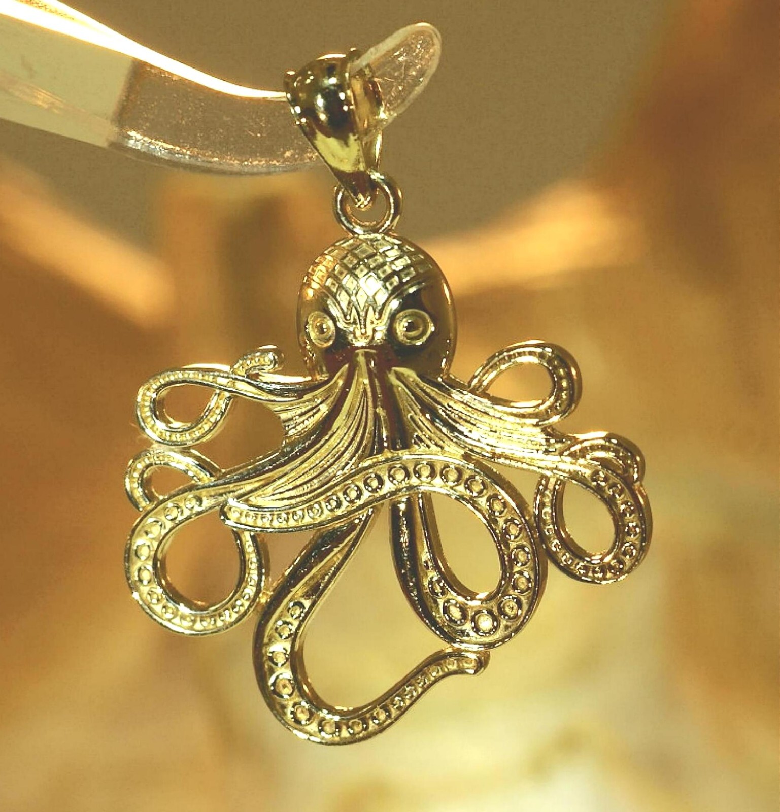 21.5MM SOLID 14K YELLOW GOLD SHINY TEXTURED HAWAIIAN HE’E TAKO OCTOPUS PENDANT