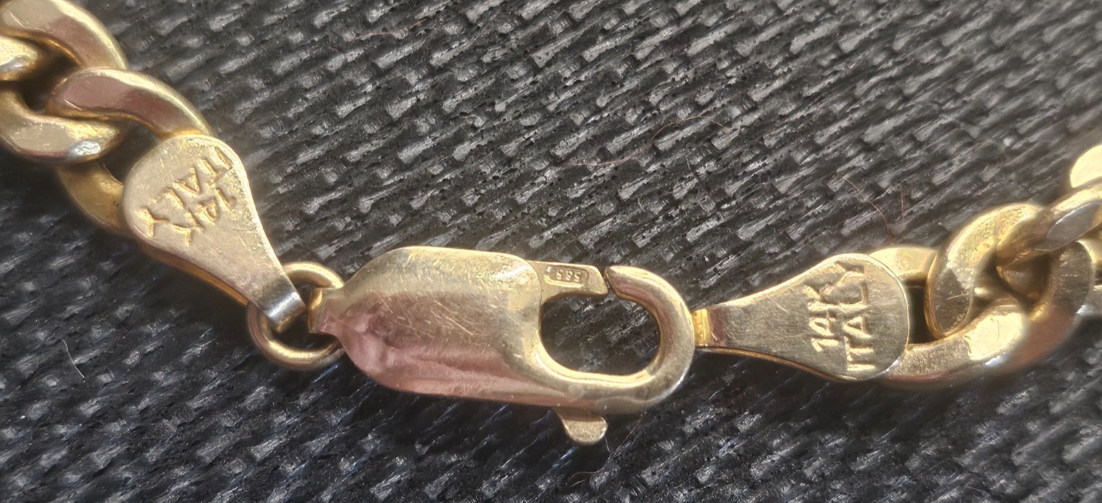 14k Italian Yellow Gold 8.25″ Figaro Link Bracelet (5.5-6mm, 7 Grams)