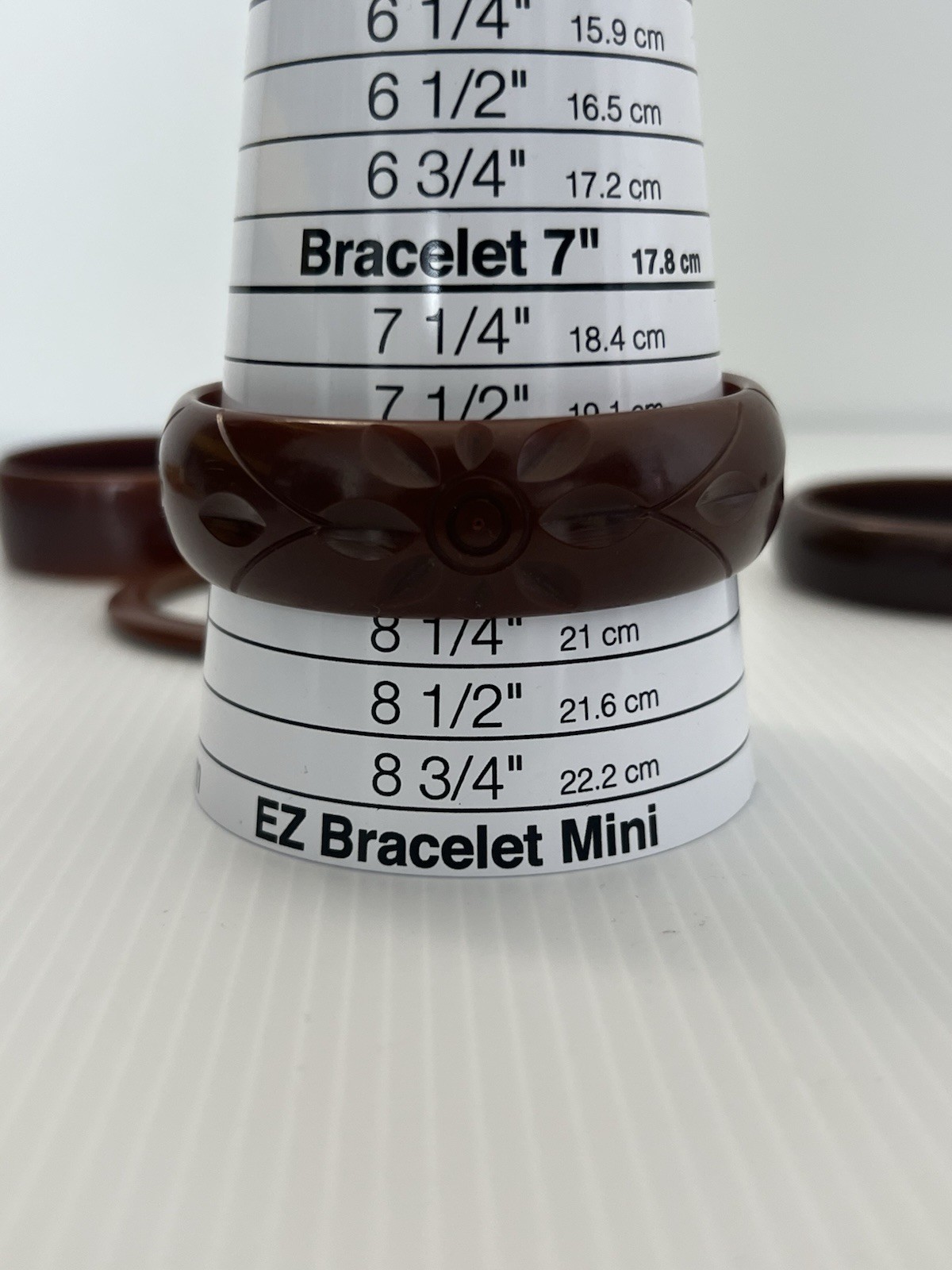 VTG Dark Brown Bakelite Bangle Bracelets – Lot of 4 – Diff Sizes – 1 Carved