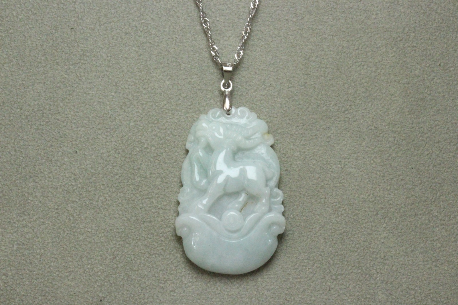 Natural White green A Jadeite jade Hand-Carved Sheep (Chinese Zodiac) Pendant