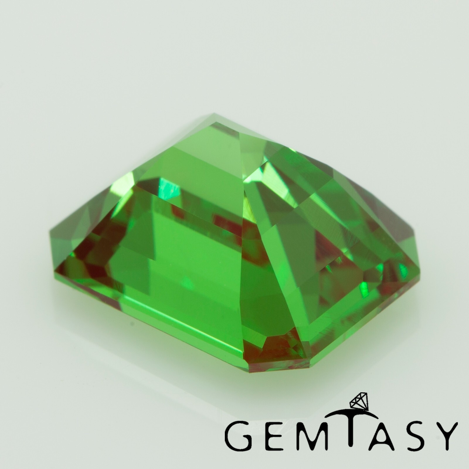 Cut stone – YAG Green-Red Czochralski (Pulled) lab grown, 10x8mm 3.96-4.74ct