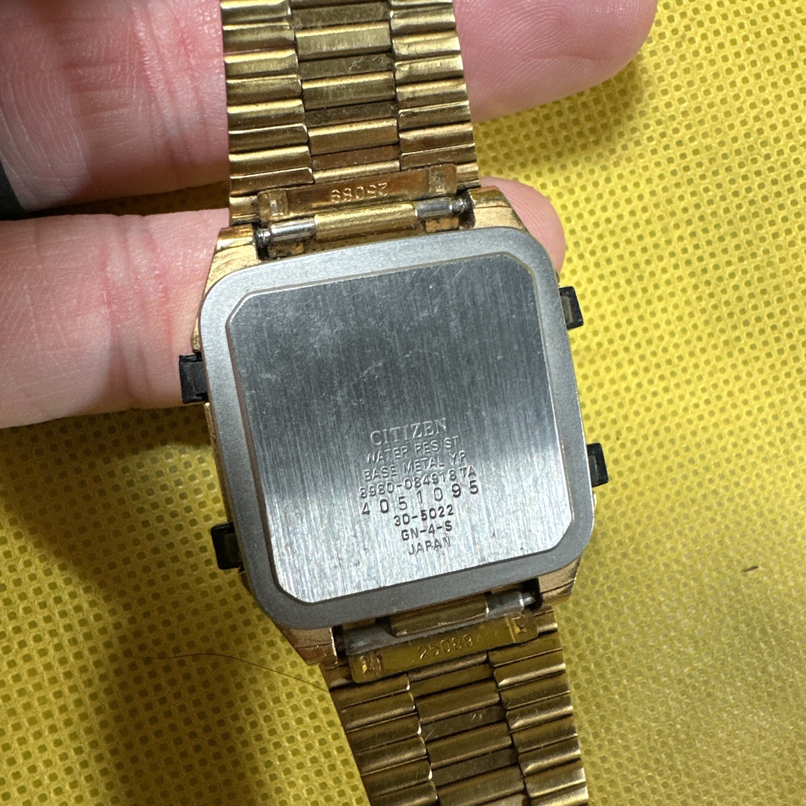 VINTAGE CITIZEN ANA DIGI TEMP 8980 WATCH Gold Tone JAPAN 30-5022-85 L2