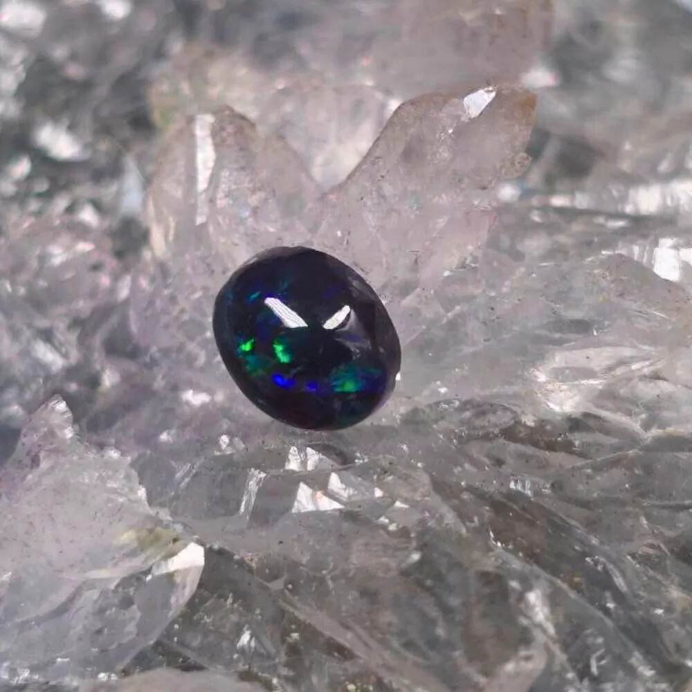 Lady O’blivion Lightning Ridge Black Opal 0.90ct