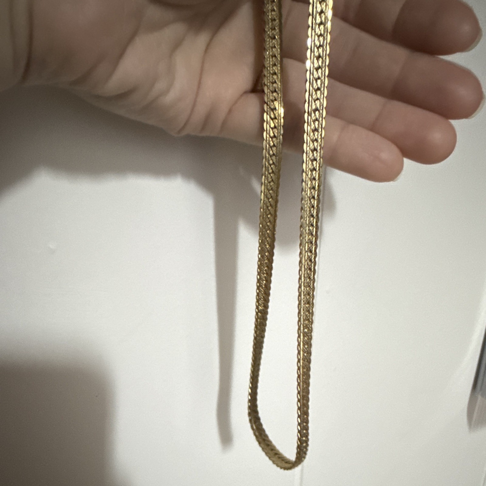 Gold Platted Necklace About 1 Inch In Diameter Good Condition-14 K Platted