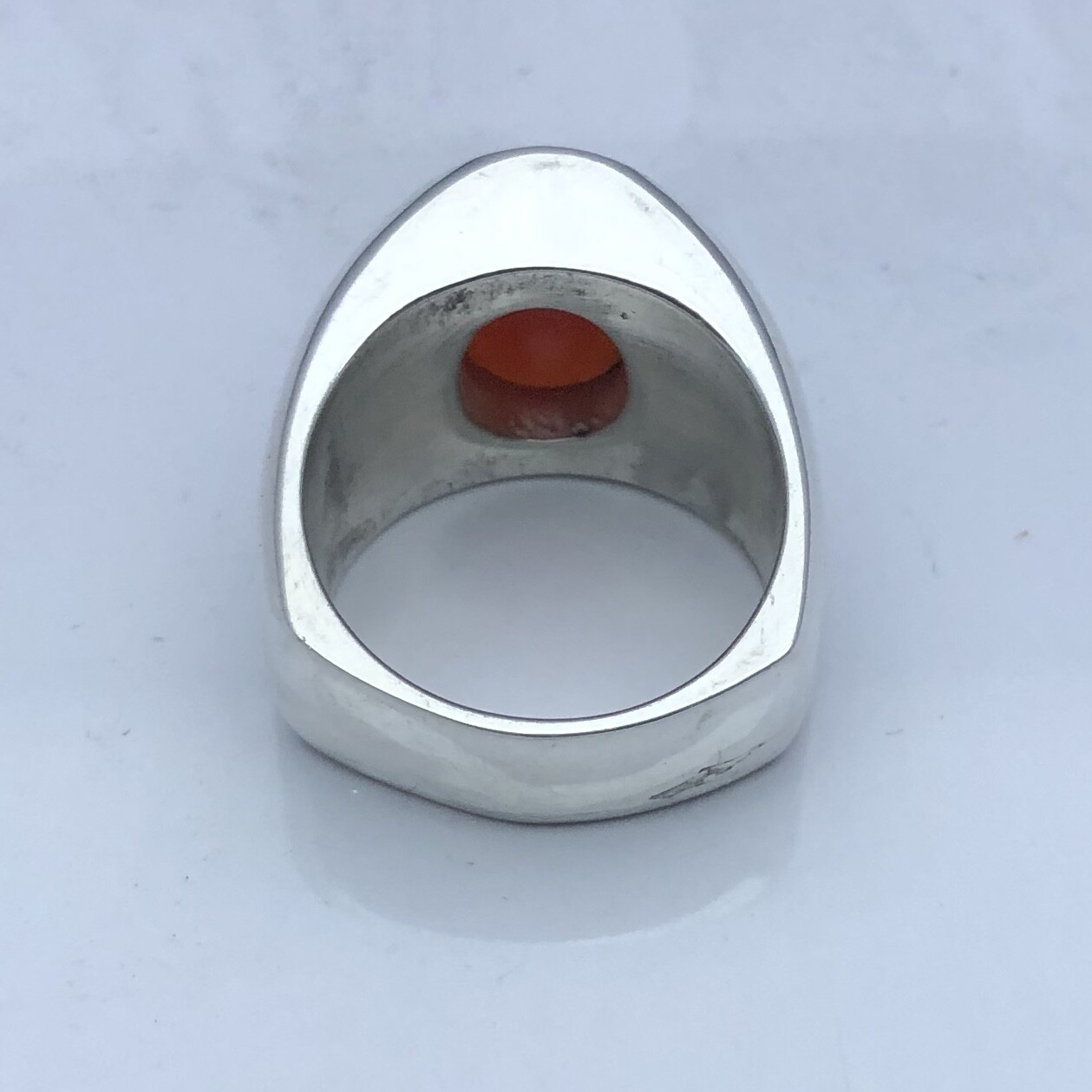 MJG STERLING SILVER MEN’S RING. 16 x 12mm CARNELIAN. SIZE 10. 26 grams