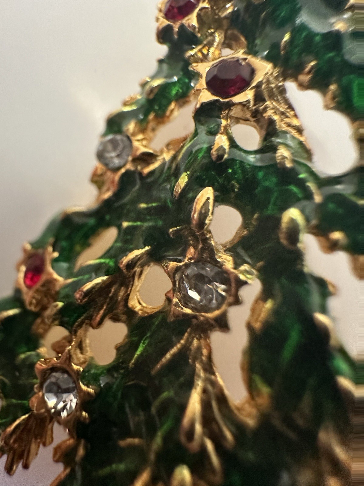 Christmas Tree Pin Vintage Pin Gold-toned Metal Jewelry Holiday Not Stamped