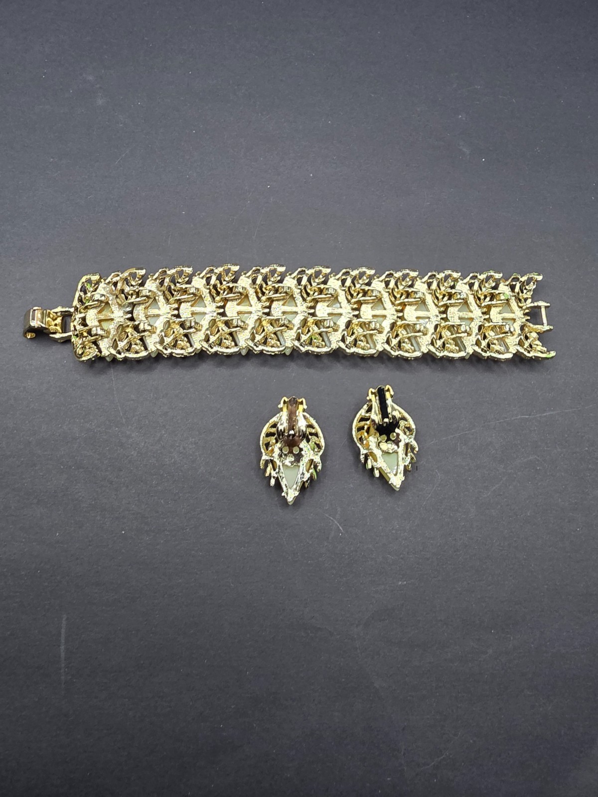 Vintage MCM Lucite Bracelet & Clip Earrings Set Gold Tone Pearlized Cabochons