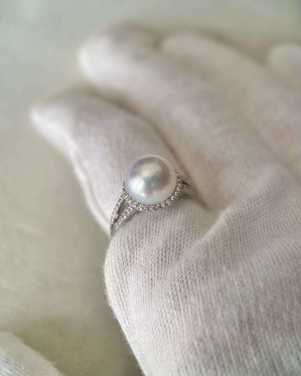 £960 Silver White Australian South Sea Pearl Ring 9.8mm Sparkling Halo S925
