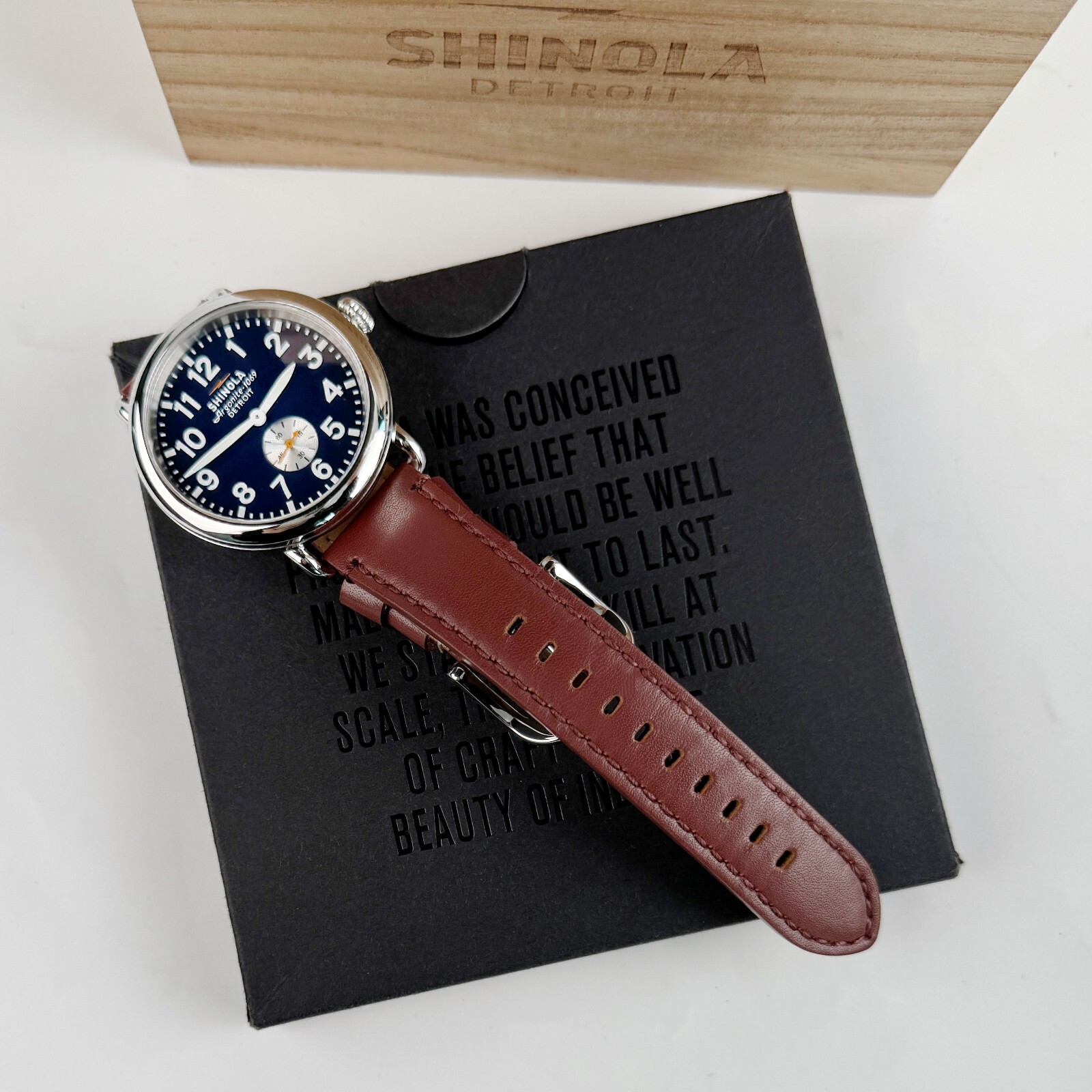 Shinola The Runwell Men’s Watch 41mm with Leather Strap Midnight Blue Dial