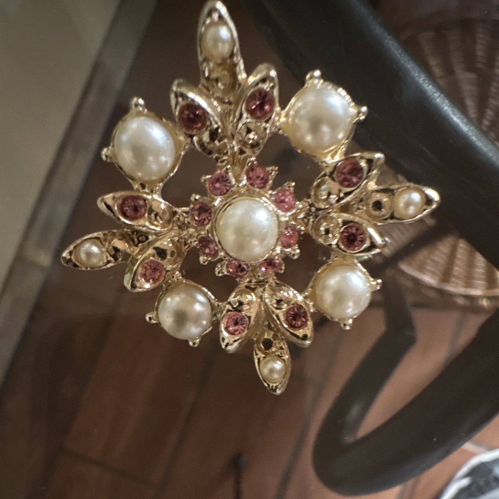 Gold Tone White Faux Pearl & Pink Rhinestone Flower Brooch Pin, Round vintage