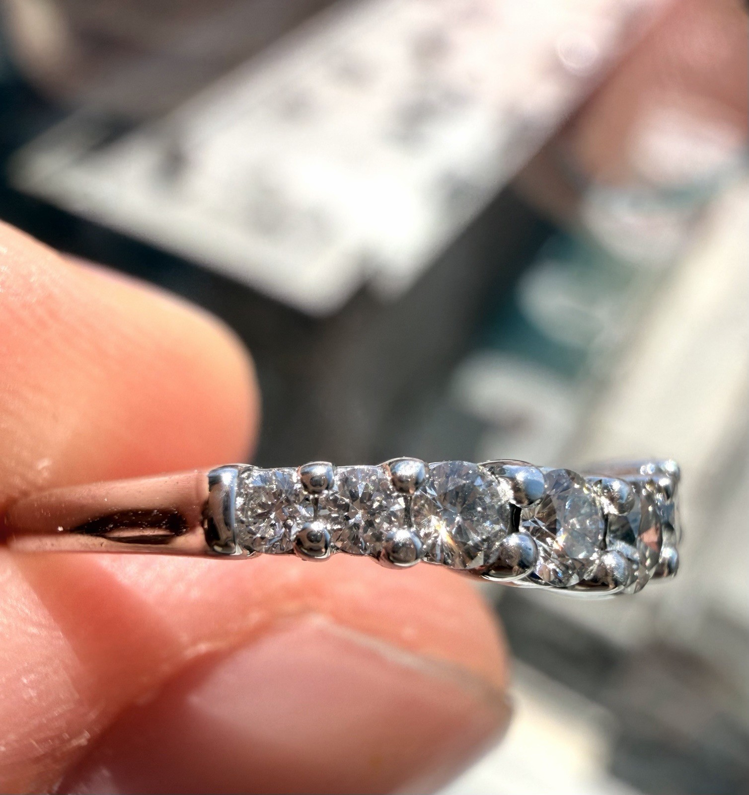 14k White Gold Natural Diamond .35ctw V-Shape Ring Size 5.5 Band