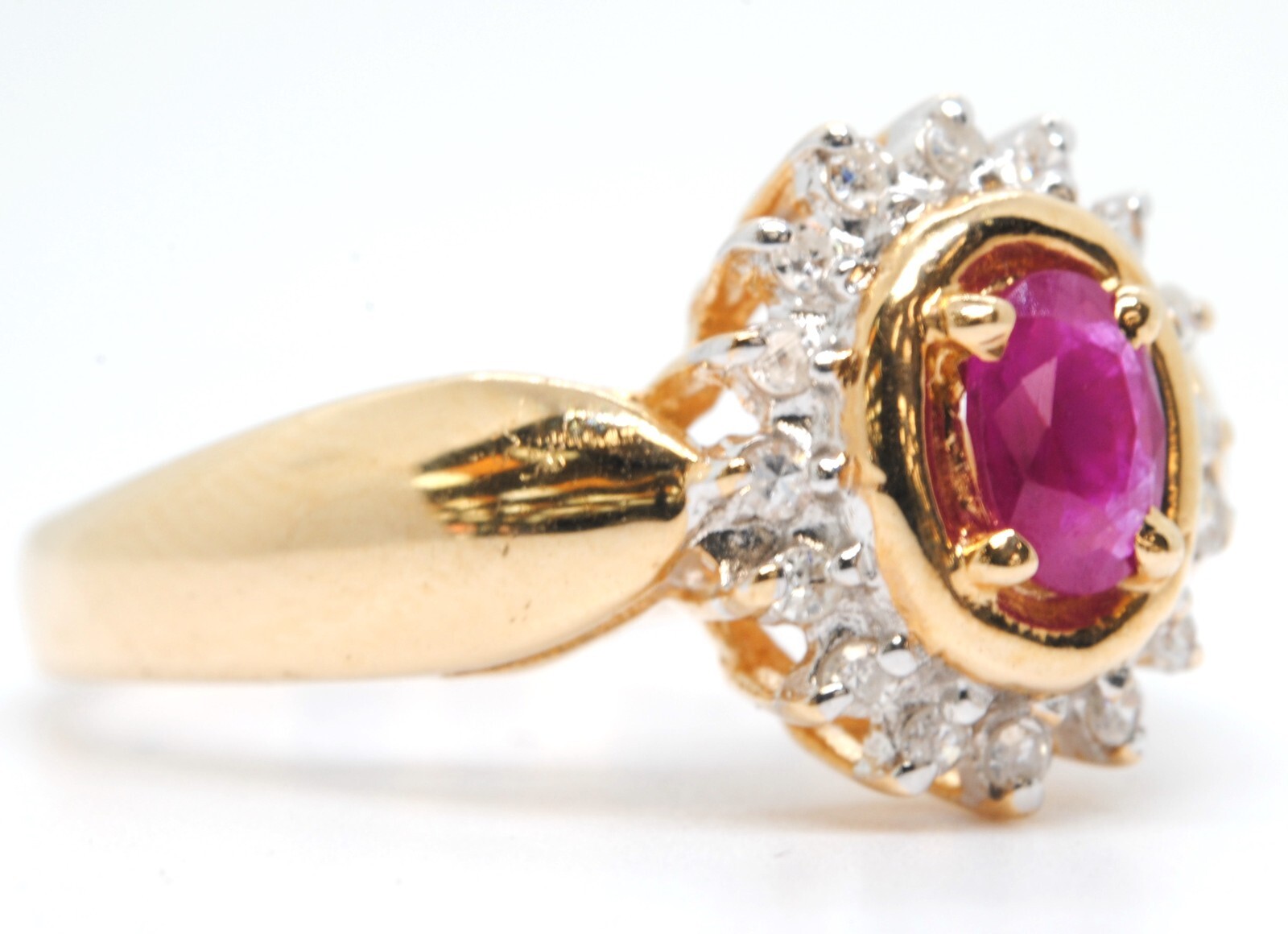 14K YELLOW GOLD RUBY & DIAMOND HALO GEMSTONE RIGHT HAND RING ESTATE SIZE 6