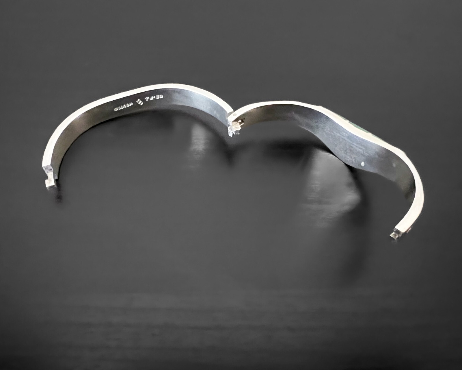 53g Heavy Chunky Design Hinge Bar Sterling Silver V Shape Modernist Vtg Bracelet