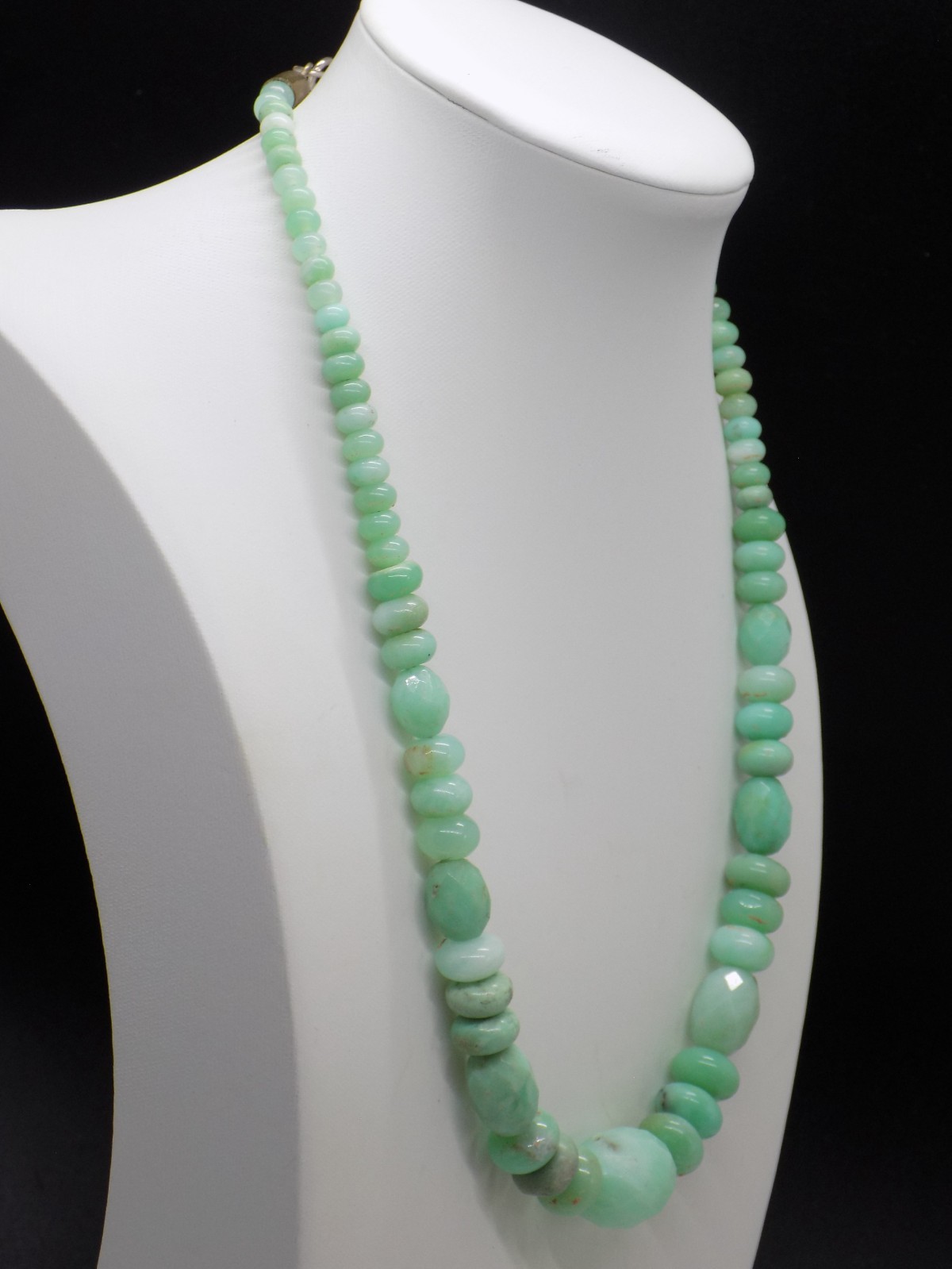 DTR Mine Finds By Jay King Mint Green Chrysoprase 925 Sterling graduated Necklac