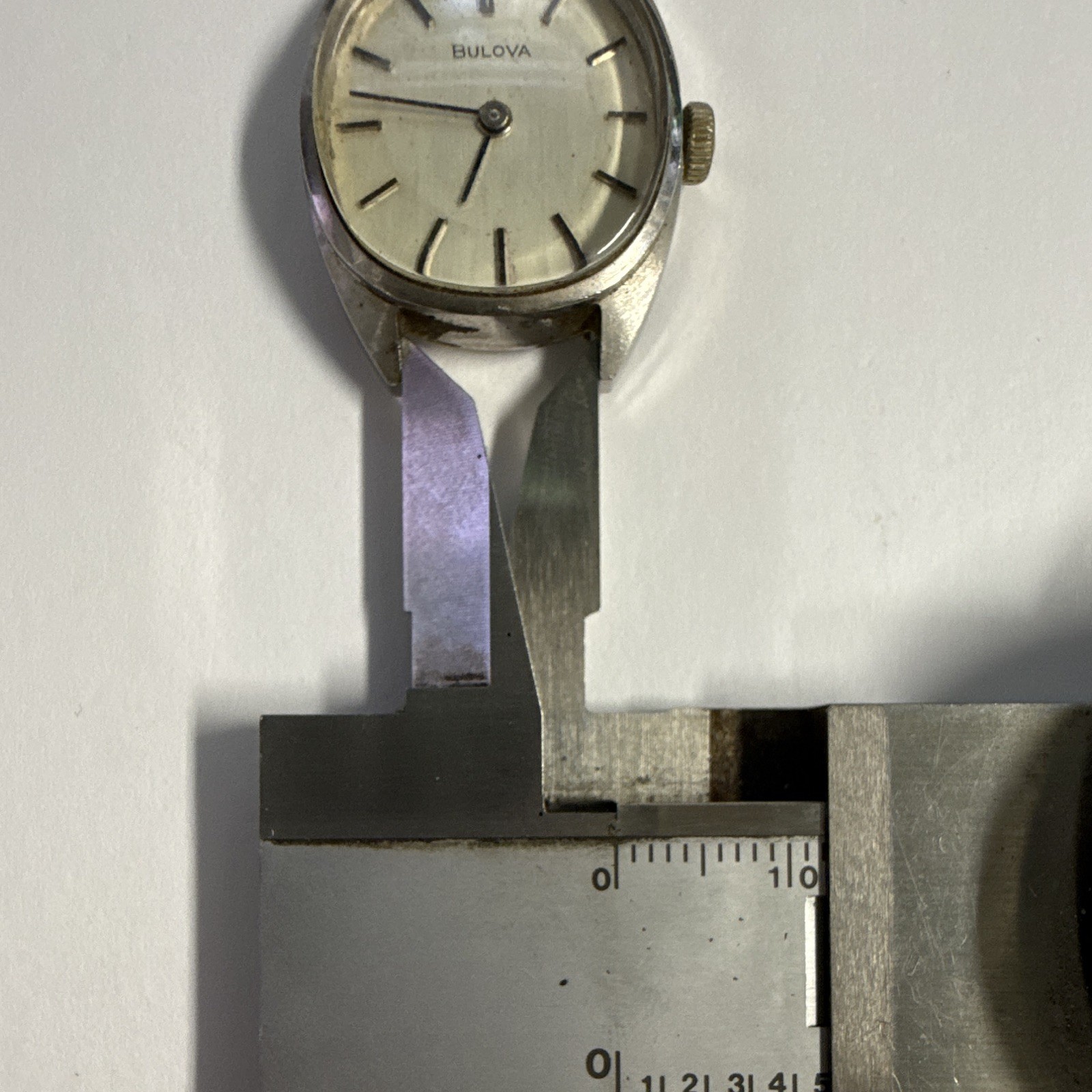 Bulova Classic Mechanical Manual Wristwatch Silver Dial Stick Index Round – 07