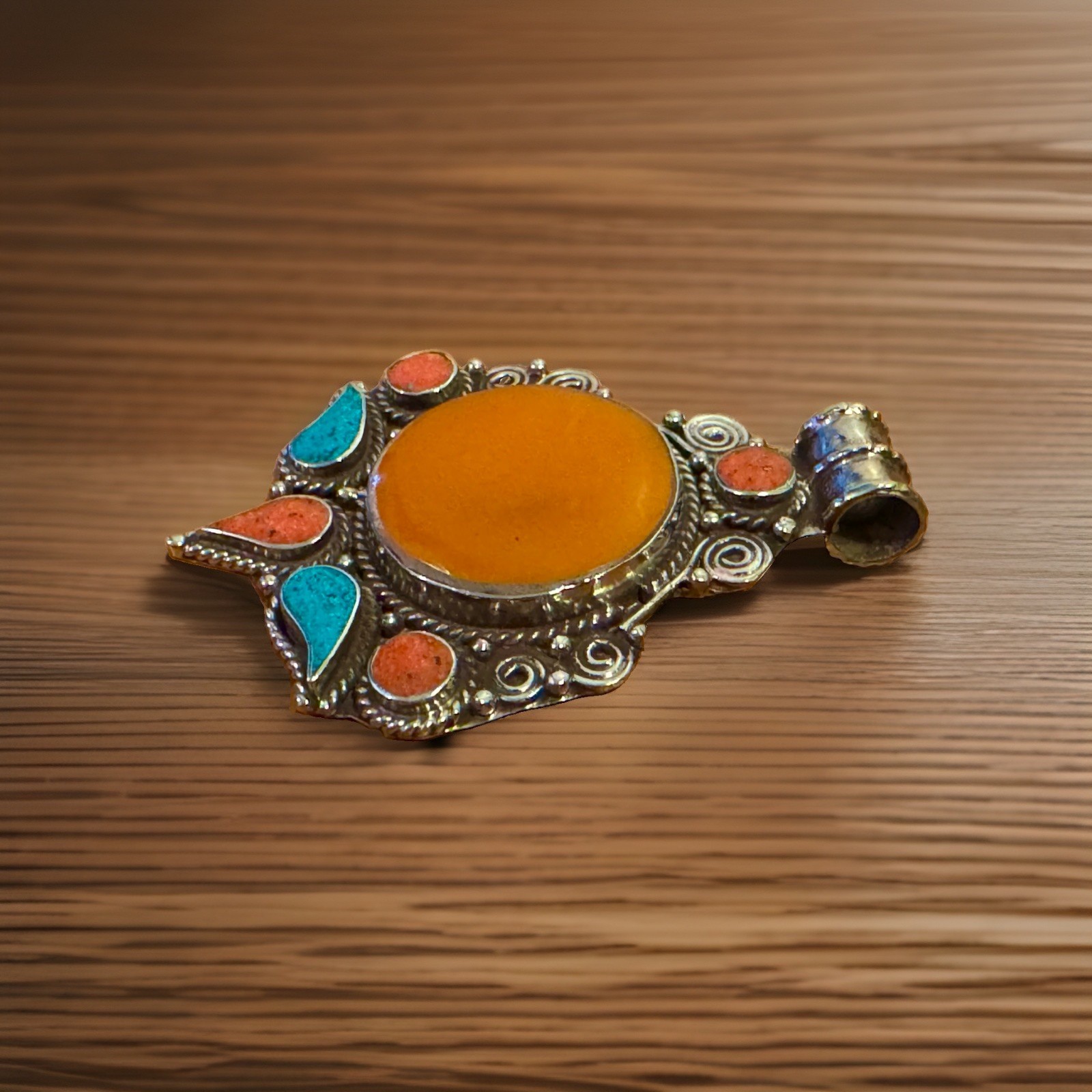 Vintage Style Handcrafted Amber Resin & Inlay Stones Pendant Set In Silver 30gr