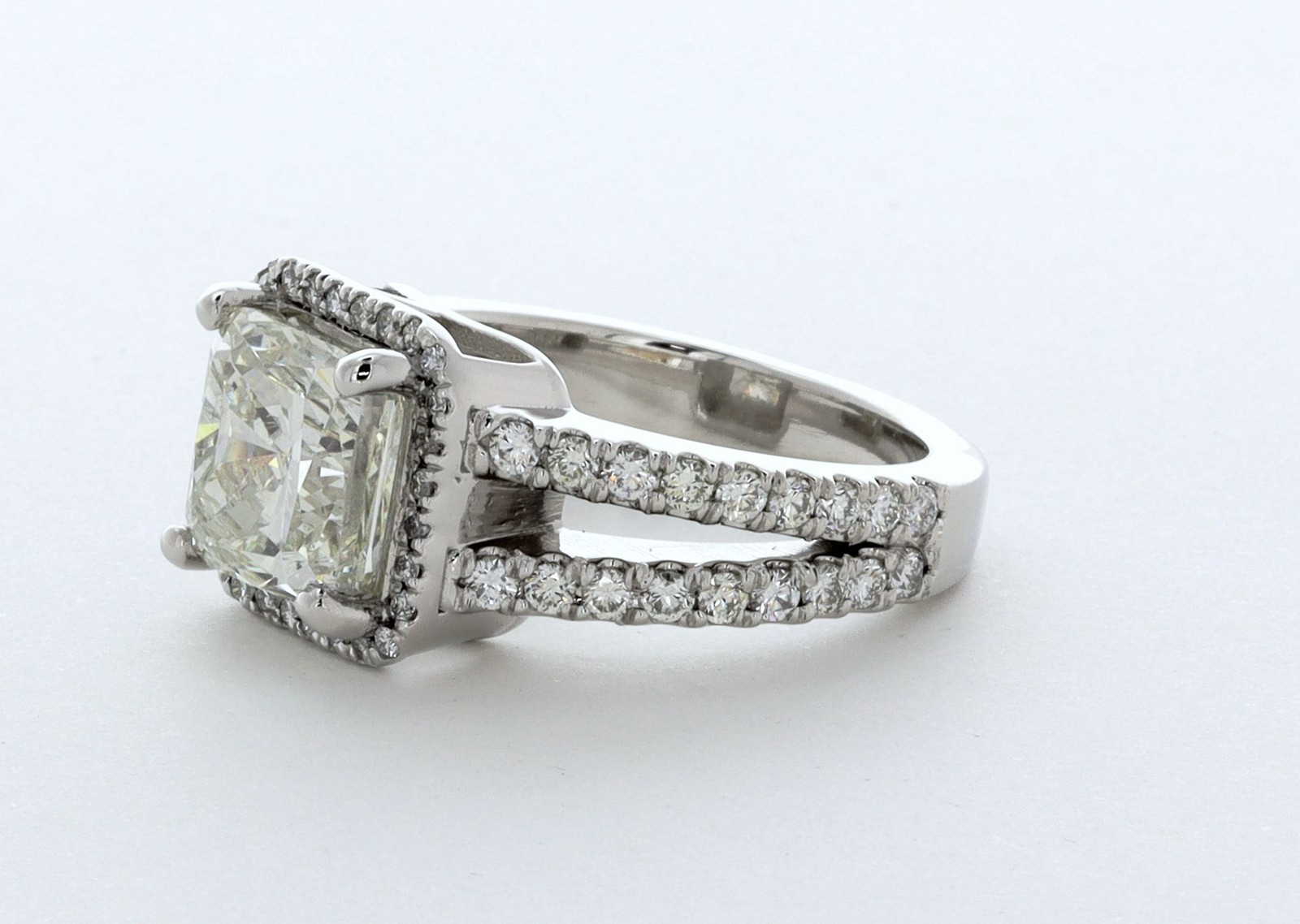 Side Stone Engagement Ring 18K Gold Halo 4.62 CT Cushion Natural Diamond G SI1