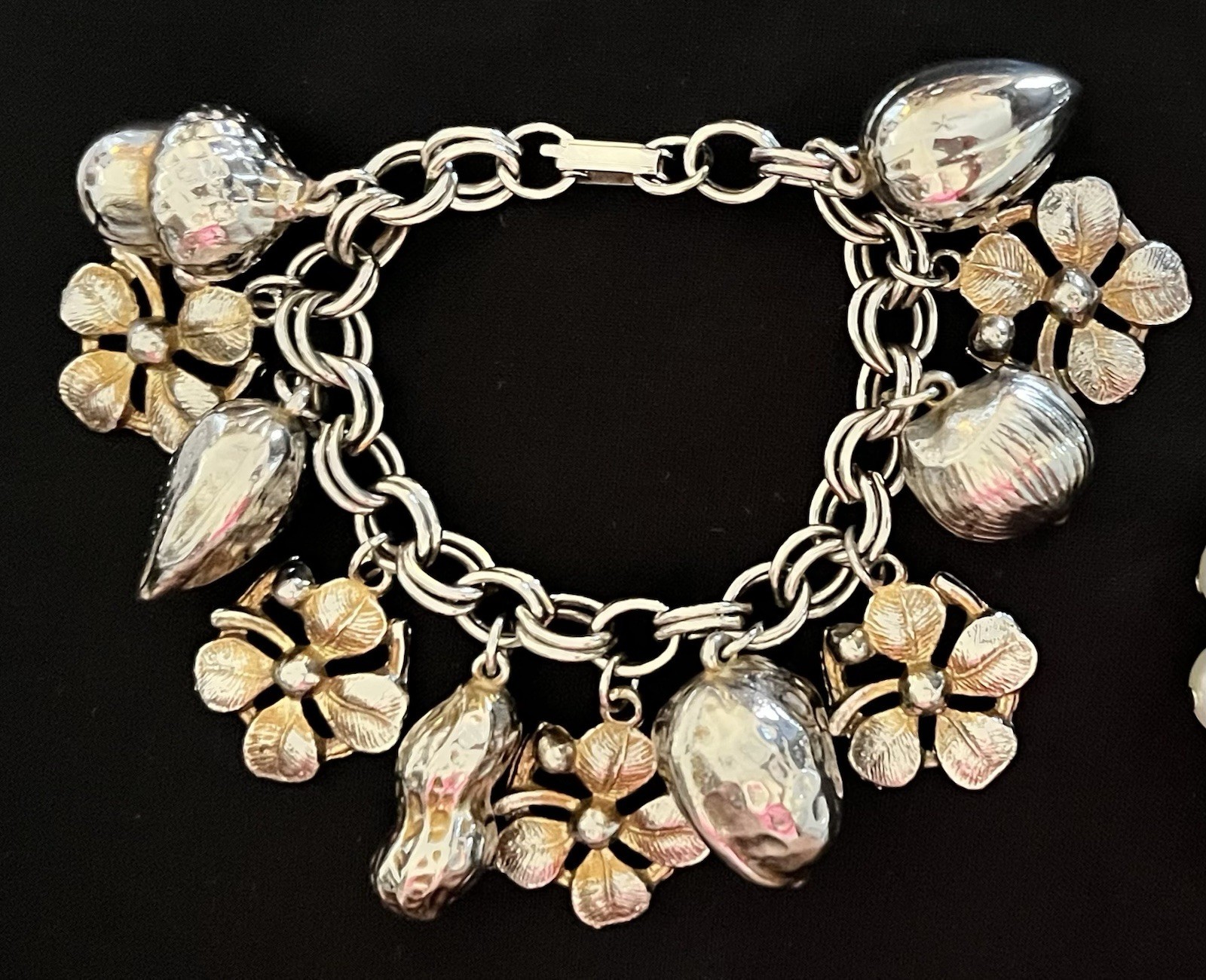Chunky Vintage Silver Tone Acorn Walnut Peanut Flower 7” Statement Bracelet