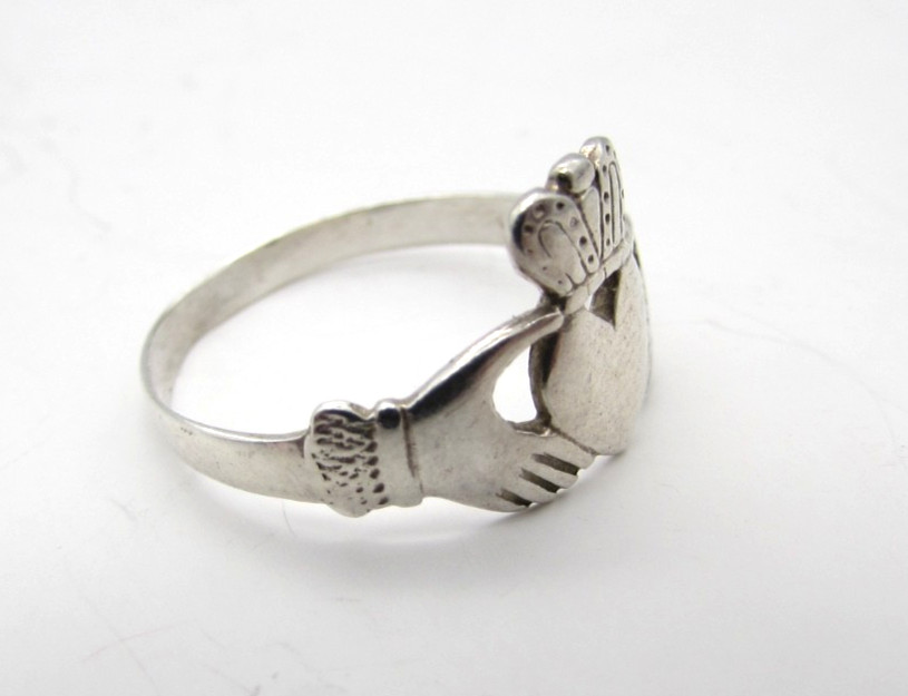 Vintage Claddagh Ring Sterling Silver Made in Ireland Fully Hallmarked Sz 8