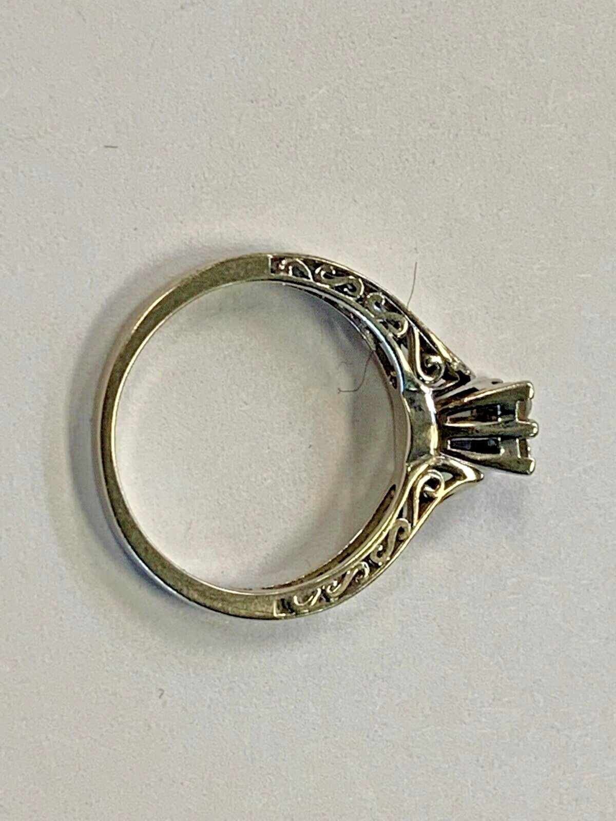 KEEPSAKE 10K WHITE GOLD ENGAGEMENT RING ESTATE