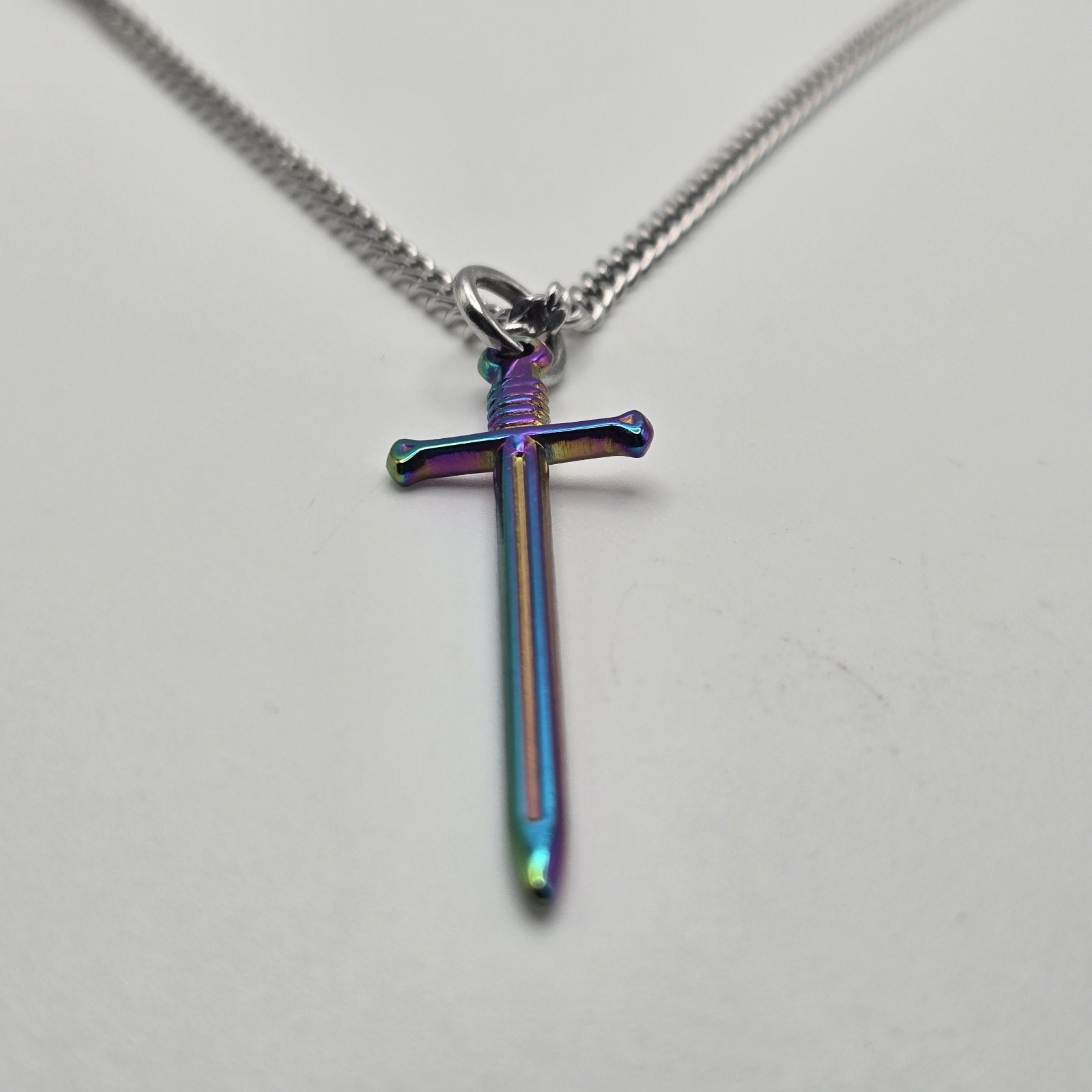 MULTI COLOR SMALL SWORD CHARM / 18″-24″ STAINLESS STEEL CURB CHAIN NECKLACE