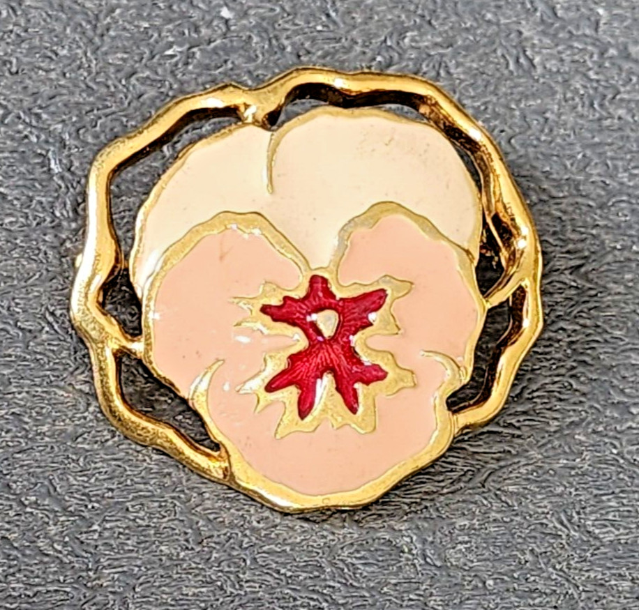 Preowned 1 3/4″ Gold Tone Metal Enamel Peach Color Flower Pin / Brooch Jewelry