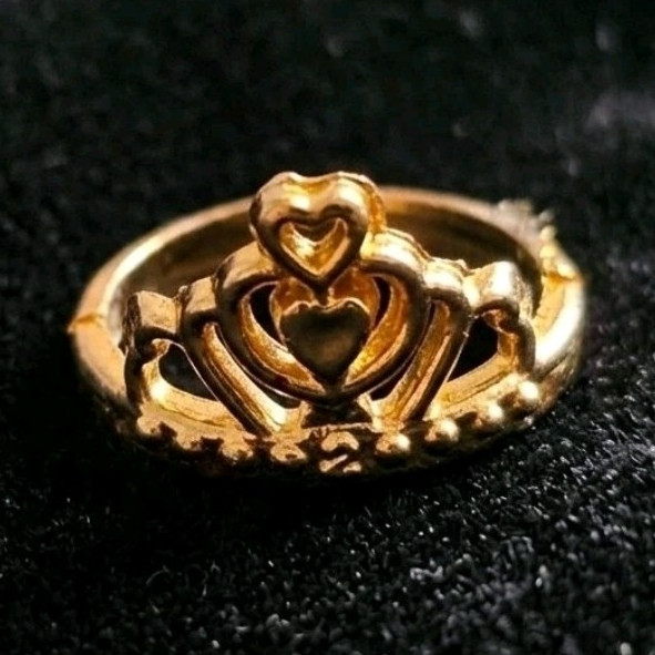 Vintage Haunted Tiara Ring Caryn Still Spectral 90s Childhood Relic Curious