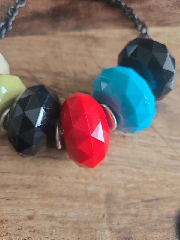 New Look Chunky faceted large bead necklace black chain statement